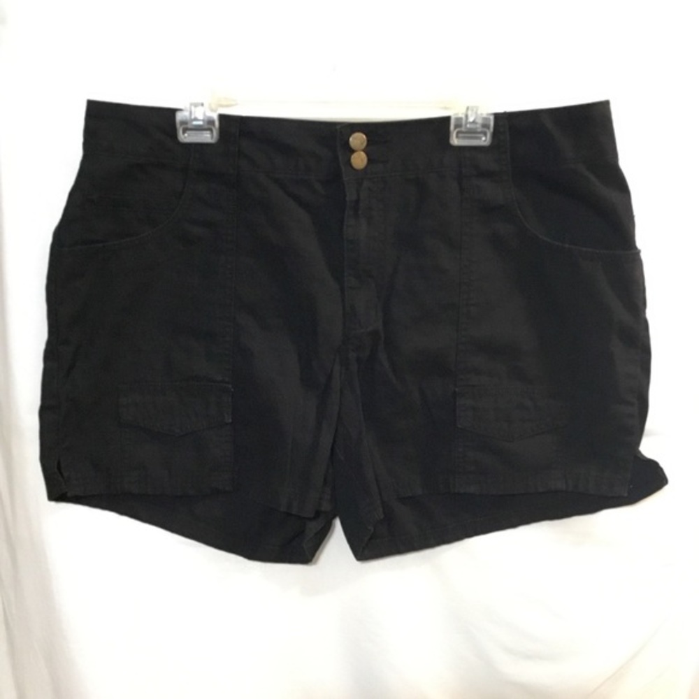 Venezia Black Shorts Size 18